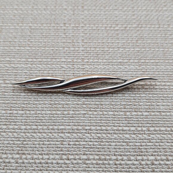 Silver Tone Monet Brand Simple Pin Brooch B619 - Picture 1 of 6